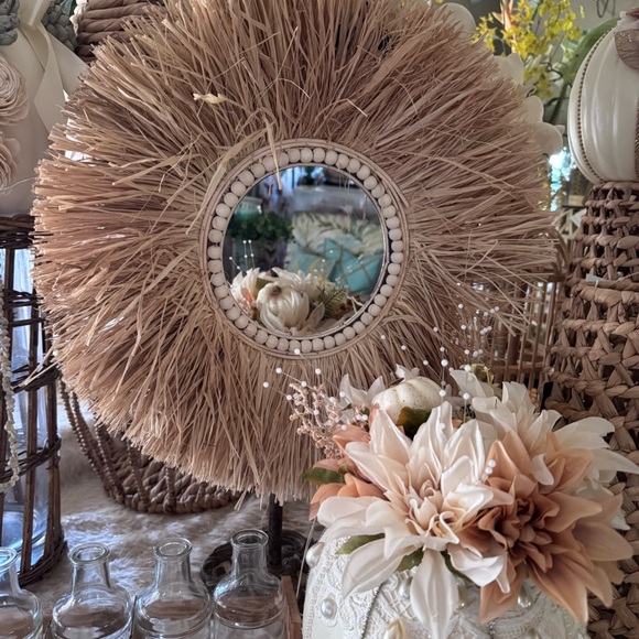 LISTING NOW! - Picture 6 of 7